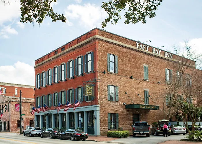 Savannah Hotels with a View