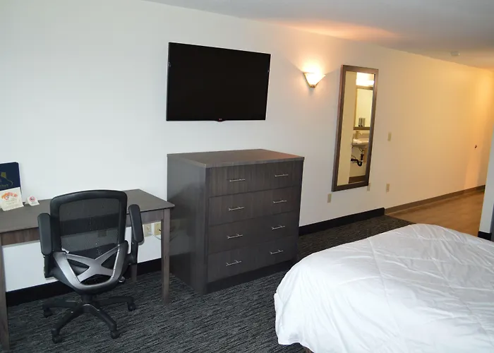 Long Beach Hotels with a View
