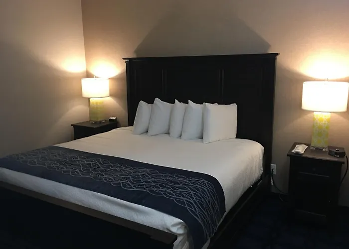 Hannibal Hotels with a View
