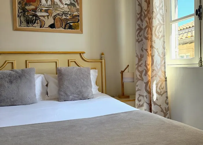 Arles Hotels with a View